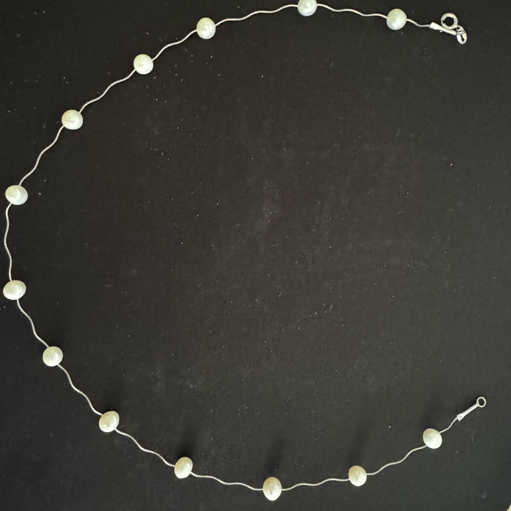 Elegant fresh water Pearl Necklace, sterling silver.